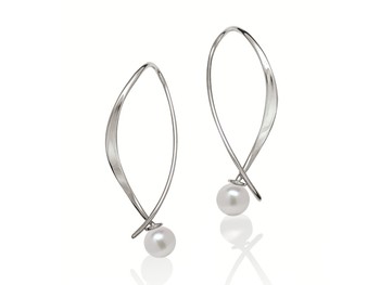 Whisper earring in sterling silver