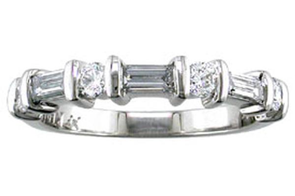 BAR SET BAGUETTE AND ROUND DIAMONDS IN GOLD OR PLATINUM