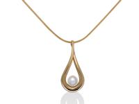 Mana pendant in 14 karat
