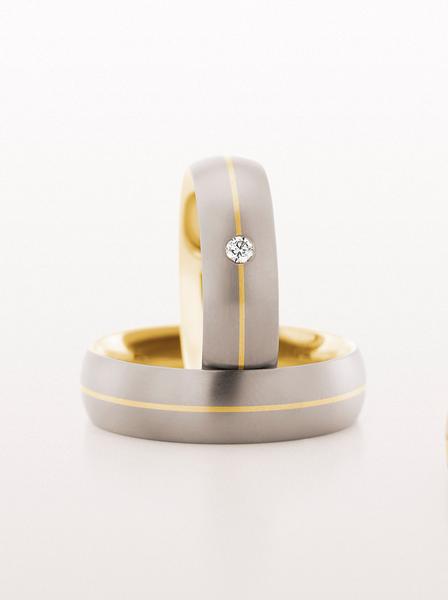 MATTE FINISH WEDDING RING WITH BRIGHT YELLOW CENTER 6MM - RING ON BOTTOM