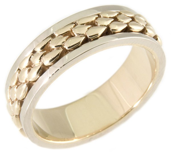 14KT TWO TONE WEDDING RING WITH TEXTURE AND A BRIGHT FINISH 7MM
